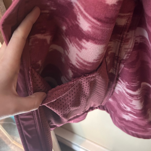 NWT Ariat Team Softshell Jacket, Color Rose Size M - Picture 10 of 15